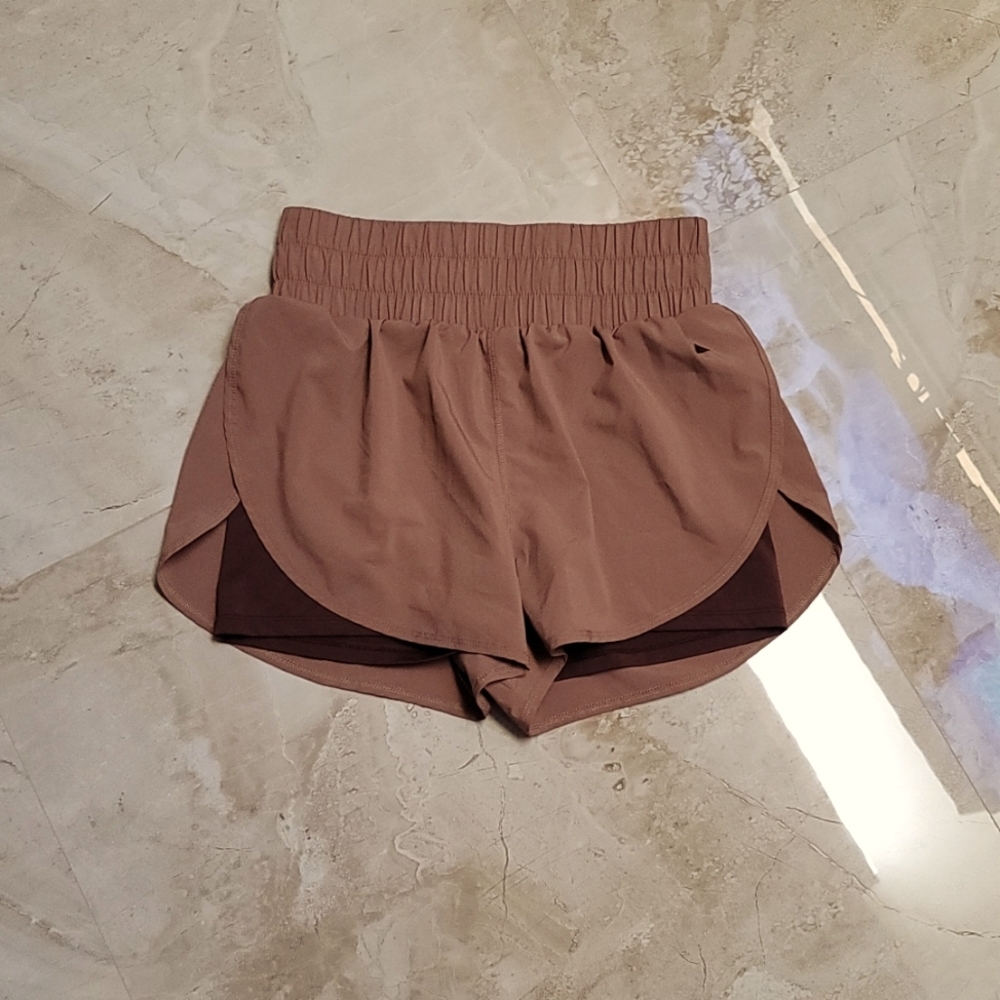 Balance Athletica Vista shorts, Sahara brown, size small. Like new.